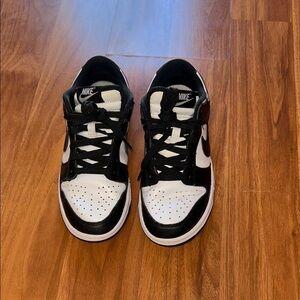 Nike Kids Sneakers in Black and White